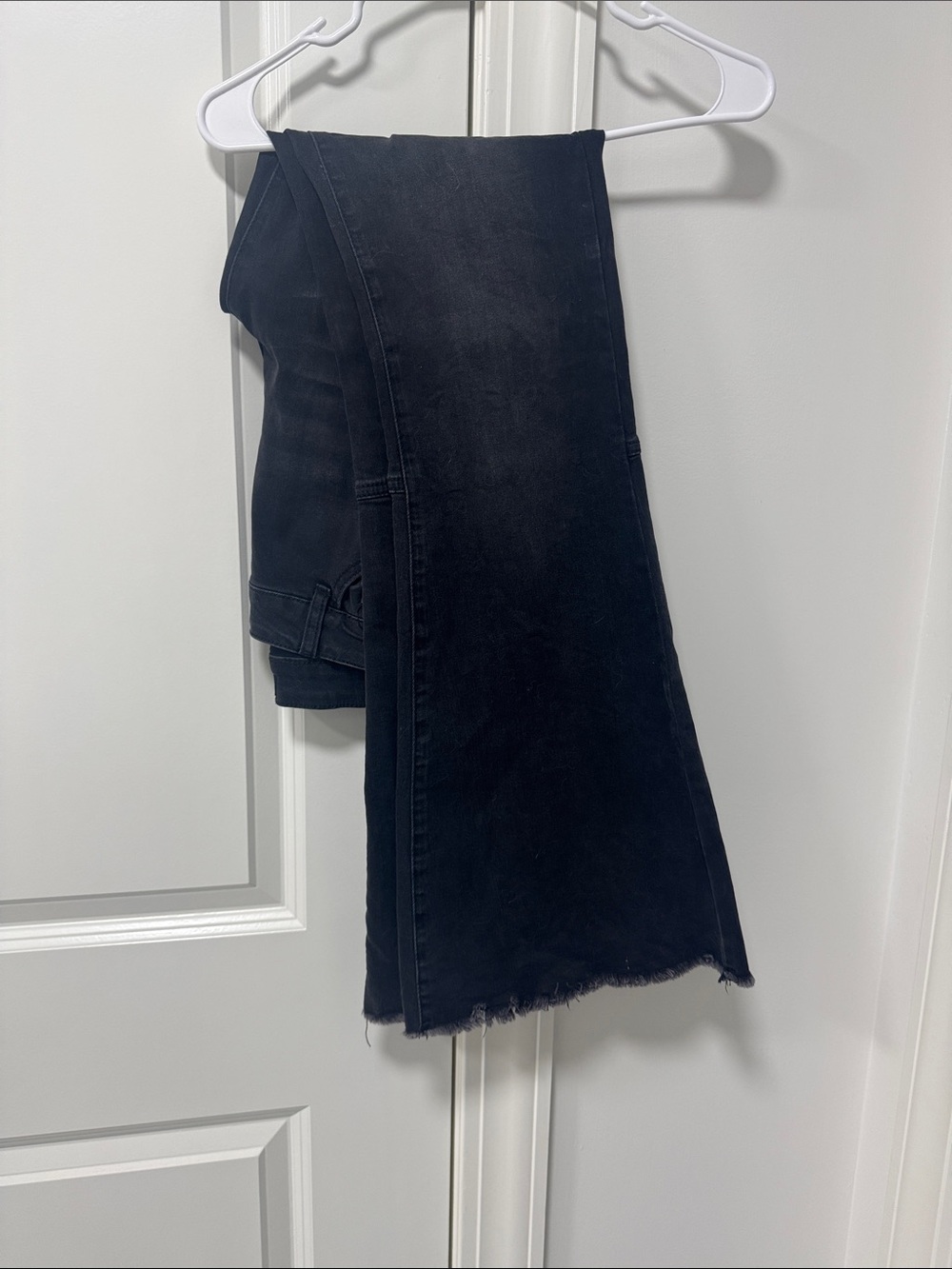 Women’s Black Raw-Hem Jeans